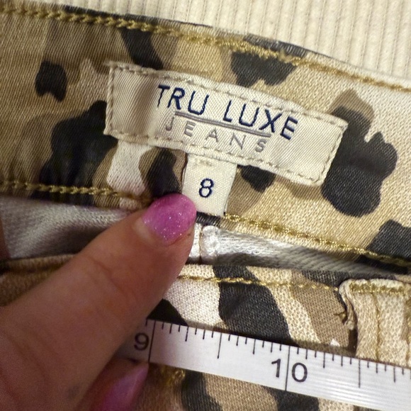 Tru Luxe Leopard Print Skinny Jeans - Picture 11 of 12